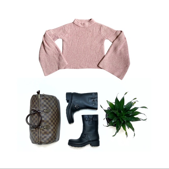 🎉Host Pick🎉 Endless Rose Heathered Pink Bell Sleeve Pink Cropped Sweater - Picture 8 of 8